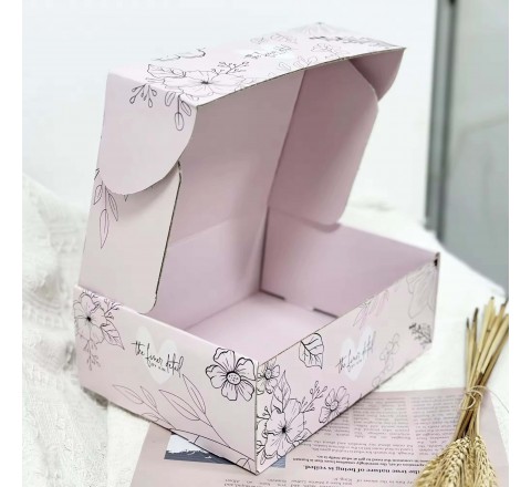 White Mailer Packaging Boxes